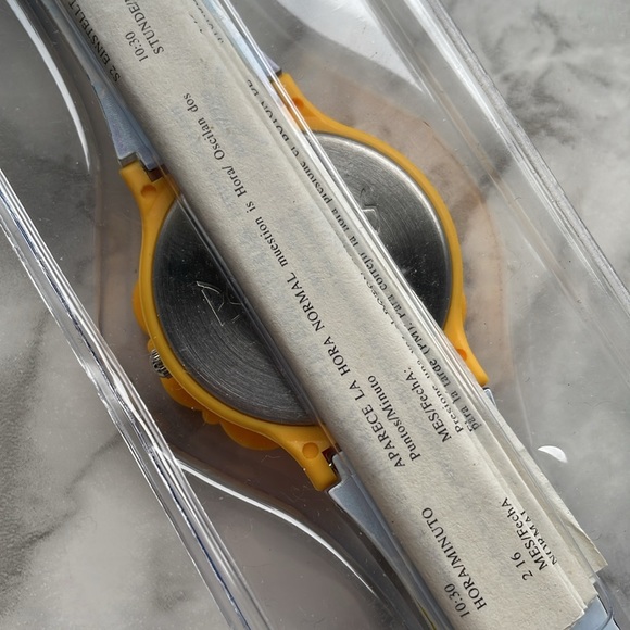 Vintage Disney Pocahontas - Holographic - Digital Wrist Watch Sealed - Picture 4 of 8